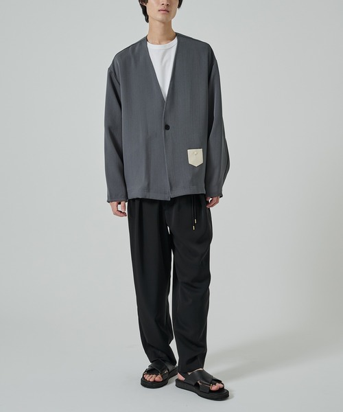 CULLNI（クルニ）の「【CULLNI】別注 Minimal Pocket PLEATS Cardigan（カーディガン/ボレロ・メンズ・ブラック/ブラウン/ダークグレー・1/2）」の7枚目の写真