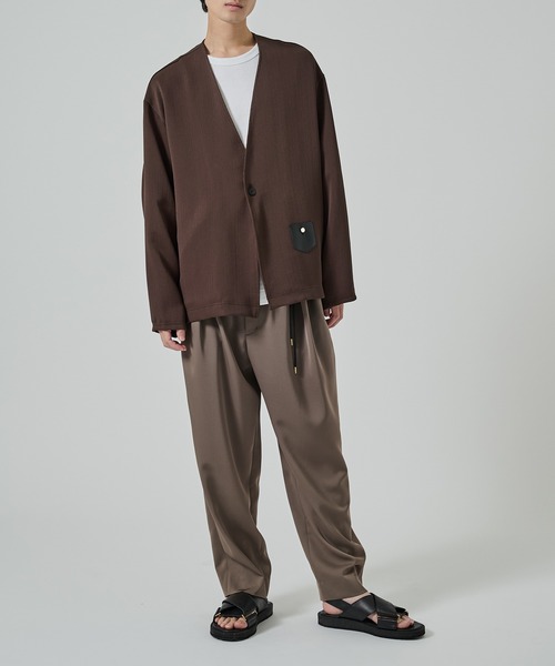 CULLNI（クルニ）の「【CULLNI】別注 Minimal Pocket PLEATS Cardigan（カーディガン/ボレロ・メンズ・ブラック/ブラウン/ダークグレー・1/2）」の8枚目の写真