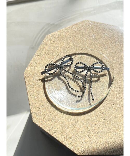 CALNAMUR（カルナムール）の「パールビジューリボンピン（ヘアピン・レディース・シルバー/ブラック・FREE）」の6枚目の写真
