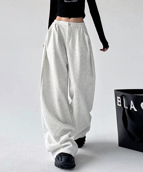 VIBGYOR（ヴィブジョー）の「バレルレッグワイドスウェットパンツ / 裏起毛 ルーズシルエット ボトム(CZ)（スウェットパンツ・レディース・ブラック/ホワイト・LARGE/MEDIUM）」の2枚目の写真