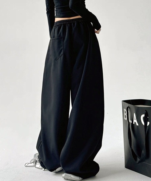 VIBGYOR（ヴィブジョー）の「バレルレッグワイドスウェットパンツ / 裏起毛 ルーズシルエット ボトム(CZ)（スウェットパンツ・レディース・ブラック/ホワイト・LARGE/MEDIUM）」の5枚目の写真