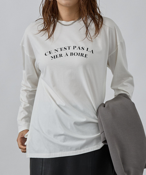 abahouse mavie(アバハウスマヴィ)の「ロゴロンT(Tシャツ/カットソー・レディース・チャコールグレー/ブラウン/ホワイト系その他・フリー)」の2枚目の写真