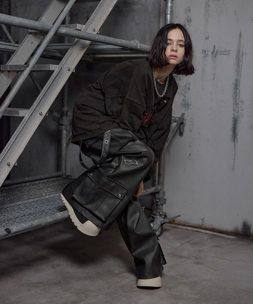 ERAR(エラー)の「【ERAR】PU合皮サスペンダースーパーワイドハイギミックメタルパーツカーゴパンツ(カーゴパンツ・メンズ・ブラック系/ブラック・XL/L/M/S)」の10枚目の写真