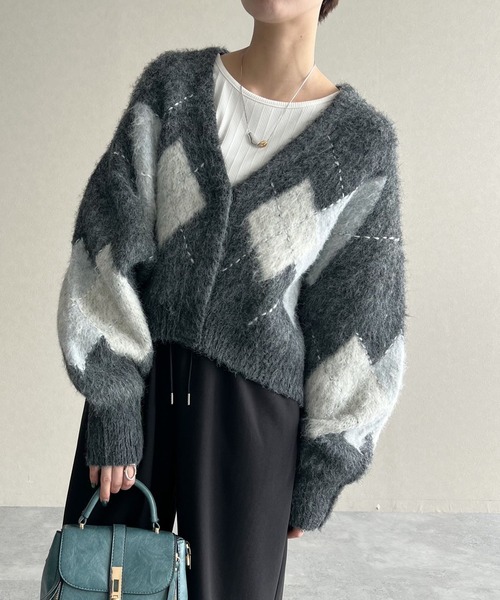 mysty woman（ミスティウーマン）の「アーガイルニットカーディガン 572855（カーディガン/ボレロ・レディース・グレー/ブルー/ブラウン・FREE）」の22枚目の写真