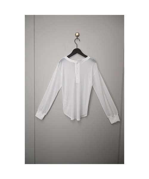 r.（アールドット）の「前後2way　ヘンリーネックシアートップス（Tシャツ/カットソー・レディース・ブラウン/オフホワイト/チャコールグレー/ブラック・FREE）」の8枚目の写真