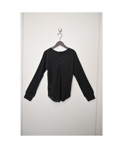 r.（アールドット）の「前後2way　ヘンリーネックシアートップス（Tシャツ/カットソー・レディース・ブラウン/オフホワイト/チャコールグレー/ブラック・FREE）」の5枚目の写真