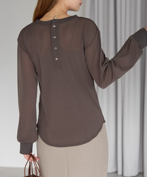 r.（アールドット）の「前後2way　ヘンリーネックシアートップス（Tシャツ/カットソー・レディース・ブラウン/オフホワイト/チャコールグレー/ブラック・FREE）」の22枚目の写真