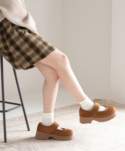 JELLY BEANS（ジェリービーンズ）の「厚底ムートンストラップシューズ(210-56381)JELLY BEANS(ジェリービーンズ)（パンプス・レディース・ブラック/キャメル・S/M/L/LL）」の16枚目の写真