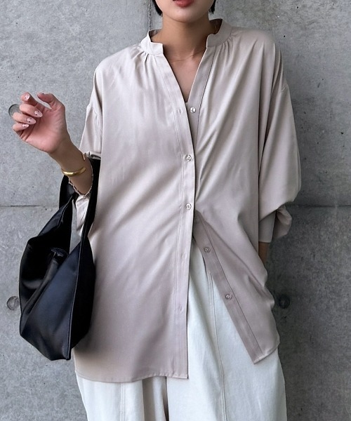 nissen(ニッセン)の「【とろみ素材】バックシャーリングスキッパーシャツ(防シワ・吸汗速乾)<大きいサイズ有>(シャツ/ブラウス・レディース・アイボリー/ブラック/グリーン/ベージュ・S/M/L/LL)」の3枚目の写真