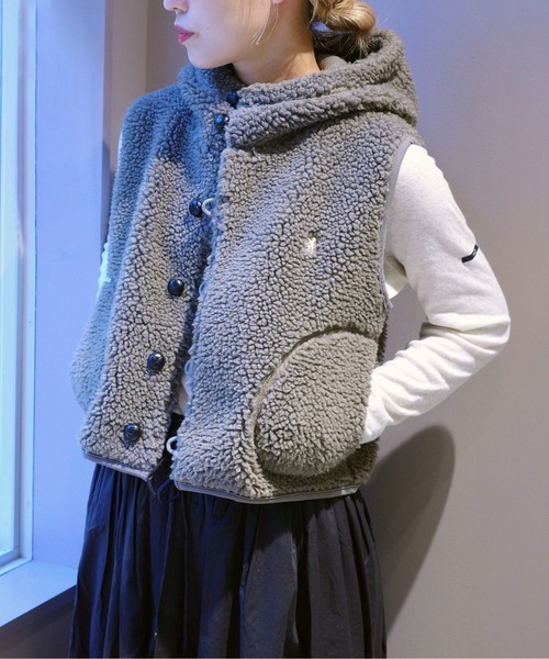 Gymphlex | ボア フードショートベスト WOMEN（その他アウター