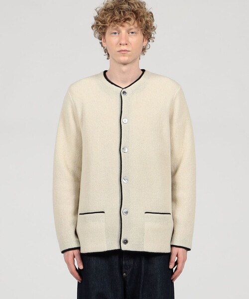 TOMORROWLAND （トゥモローランド）の「【別注】Raffa Molina パイピング クルーネック ニットカーディガン（カーディガン/ボレロ・メンズ・オフホワイト/ネイビー/グレイッシュブルー・L/M）」の5枚目の写真