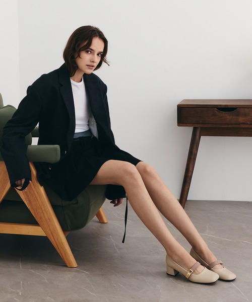 CHARLES & KEITH（チャールズ & キース）の「Lando ランド メタリックバックルメリージェーンパンプス（パンプス・レディース・ブラック系その他2/オフホワイト/ベージュ/ブラック系その他・22.5cm/23cm/23.5cm/24.5cm/25cm/25.5cm）」の6枚目の写真