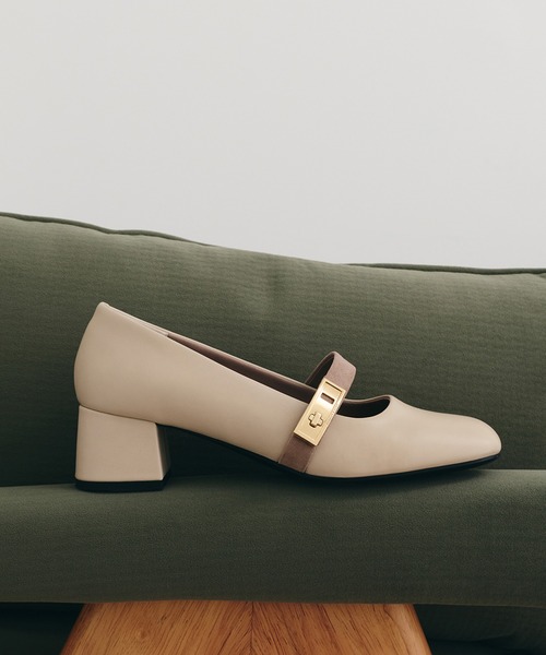 CHARLES & KEITH（チャールズ & キース）の「Lando ランド メタリックバックルメリージェーンパンプス（パンプス・レディース・ブラック系その他2/オフホワイト/ベージュ/ブラック系その他・22.5cm/23cm/23.5cm/24.5cm/25cm/25.5cm）」の7枚目の写真