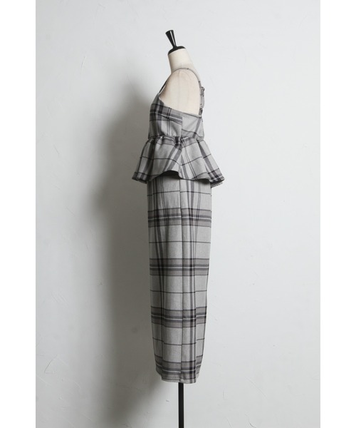 tocco closet(トッコ クローゼット)の「【ZOZO限定】起毛ストレッチチェックキャミソールジャンパースカート(ジャンパースカート・レディース・グレー/ブラック/レッド・M)」の4枚目の写真