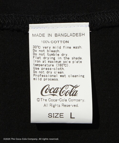 ADAM ET ROPE'(アダムエロペ)の「【Coca-Cola】VINTAGE LOGO TEE(Tシャツ/カットソー・メンズ・ブラック/ホワイト・M/L)」の3枚目の写真