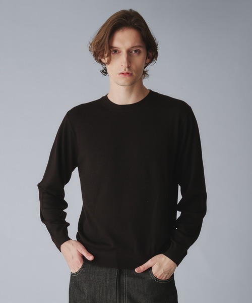Regen Glanz（レーゲングランツ）の「wool blend crewneck cropped knit/ウールブレンドクロップドクルーネックニット（ニット/セーター・メンズ・グレー/ダークグリーン/オフホワイト/ブラック/ブラウン系その他/ネイビー/ダークブラウン/ベージュ系その他/ワインレッド・MEDIUM/LARGE/SMALL）」の4枚目の写真