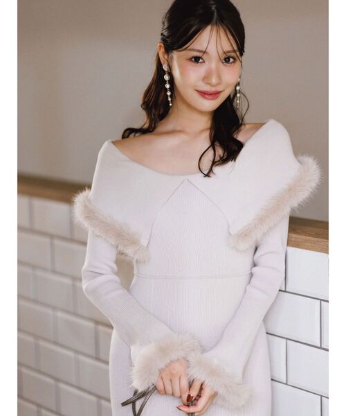 MERCURYDUO(マーキュリーデュオ)の「ファートリミングニットワンピース(ワンピース・レディース・ライトグレー/ベージュ/ブラック・MEDIUM/SMALL)」の5枚目の写真