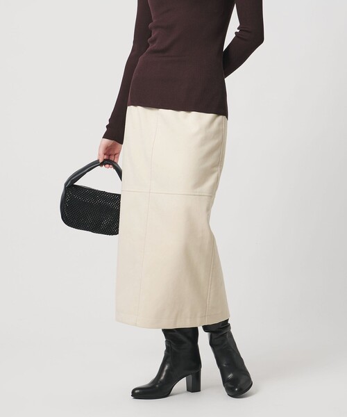 UNITED ARROWS（ユナイテッドアローズ）の「スエードライク タイトスカート ‐ウォッシャブル‐（スカート・レディース・オフホワイト/ライトピンク/ブラック/ダークブラウン/ピンク・34/40/38/36）」の7枚目の写真