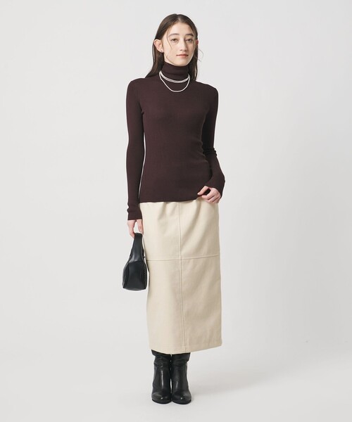 UNITED ARROWS（ユナイテッドアローズ）の「スエードライク タイトスカート ‐ウォッシャブル‐（スカート・レディース・オフホワイト/ライトピンク/ブラック/ダークブラウン/ピンク・34/40/38/36）」の8枚目の写真