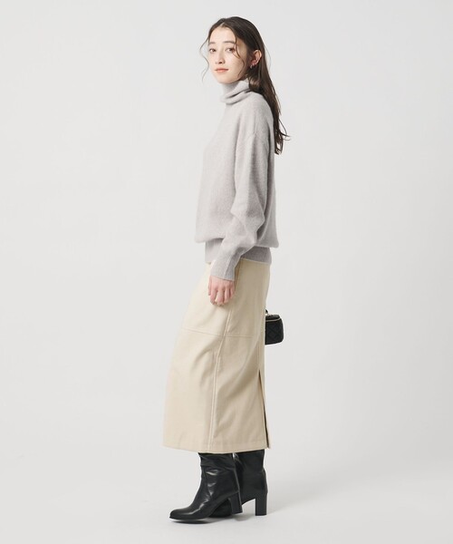 UNITED ARROWS（ユナイテッドアローズ）の「スエードライク タイトスカート ‐ウォッシャブル‐（スカート・レディース・オフホワイト/ライトピンク/ブラック/ダークブラウン/ピンク・34/40/38/36）」の9枚目の写真