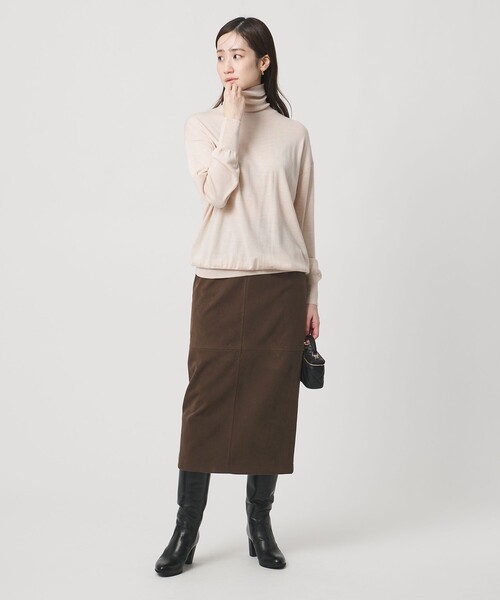 UNITED ARROWS（ユナイテッドアローズ）の「スエードライク タイトスカート ‐ウォッシャブル‐（スカート・レディース・オフホワイト/ライトピンク/ブラック/ダークブラウン/ピンク・34/40/38/36）」の15枚目の写真