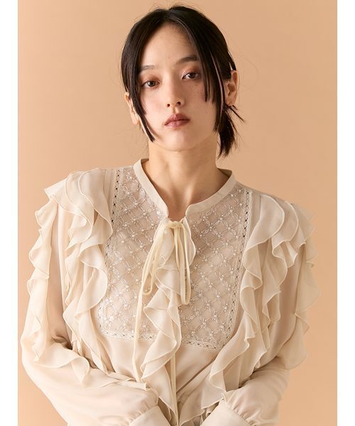 LILY BROWN（リリーブラウン）の「[L.B CANDY STOCK]ビジューフリルブラウス（シャツ/ブラウス・レディース・ブラック/ベージュ・F）」の7枚目の写真