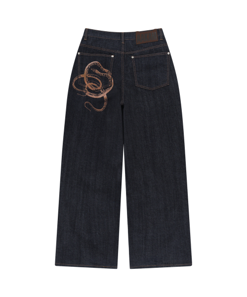 AAKAM(アーカム)の「Snake Printed Denim Pants (Dark Blue)(デニムパンツ・レディース・その他・1/2)」の2枚目の写真
