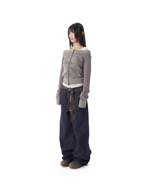 AAKAM(アーカム)の「Snake Printed Denim Pants (Dark Blue)(デニムパンツ・レディース・その他・1/2)」の5枚目の写真