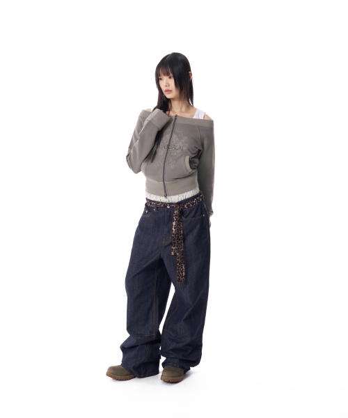 AAKAM(アーカム)の「Snake Printed Denim Pants (Dark Blue)(デニムパンツ・レディース・その他・1/2)」の8枚目の写真