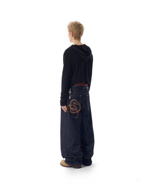 AAKAM(アーカム)の「Snake Printed Denim Pants (Dark Blue)(デニムパンツ・レディース・その他・1/2)」の12枚目の写真