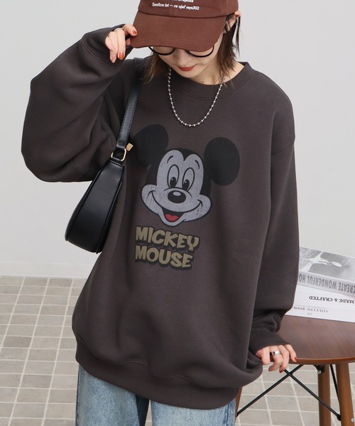 Disney（ディズニー）の「【Disney/ディズニー】裏起毛 ミッキーマウス ヴィンテージ アソートプリント トレーナー スウェット（スウェット・レディース・グレー系その他2/グレー系その他3/グレー系その他4/グレー系その他5/ブラック系その他4/ブラック系その他6/ブラック系その他2/グレー系その他/ブラック系その他/ブラック系その他3/ブラック系その他5/グレー系その他6・M/L/LL）」の19枚目の写真