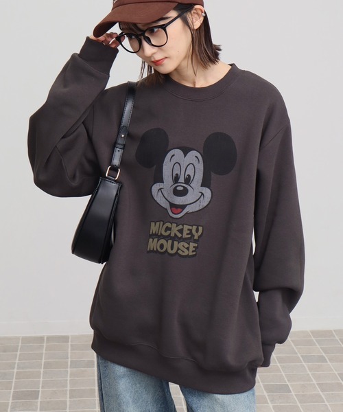 Disney（ディズニー）の「【Disney/ディズニー】裏起毛 ミッキーマウス ヴィンテージ アソートプリント トレーナー スウェット（スウェット・レディース・グレー系その他2/グレー系その他3/グレー系その他4/グレー系その他5/ブラック系その他4/ブラック系その他6/ブラック系その他2/グレー系その他/ブラック系その他/ブラック系その他3/ブラック系その他5/グレー系その他6・M/L/LL）」の18枚目の写真