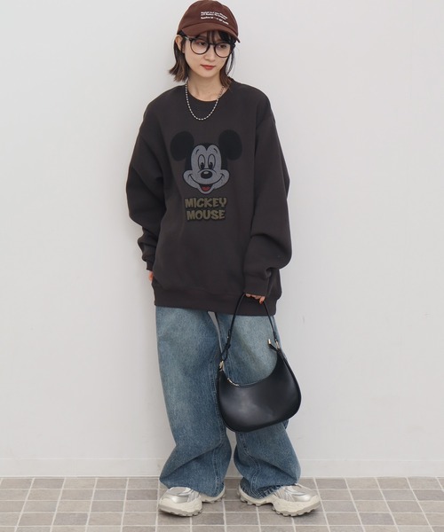 Disney(ディズニー)の「【Disney/ディズニー】裏起毛 ミッキーマウス ヴィンテージ アソートプリント トレーナー スウェット(スウェット・レディース・グレー系その他2/グレー系その他3/グレー系その他4/グレー系その他5/ブラック系その他4/ブラック系その他6/ブラック系その他2/グレー系その他/ブラック系その他/ブラック系その他3/ブラック系その他5/グレー系その他6・M/L/LL)」の22枚目の写真