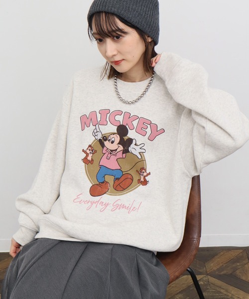 Disney（ディズニー）の「【Disney/ディズニー】裏起毛 ミッキーマウス ヴィンテージ アソートプリント トレーナー スウェット（スウェット・レディース・グレー系その他2/グレー系その他3/グレー系その他4/グレー系その他5/ブラック系その他4/ブラック系その他6/ブラック系その他2/グレー系その他/ブラック系その他/ブラック系その他3/ブラック系その他5/グレー系その他6・M/L/LL）」の22枚目の写真