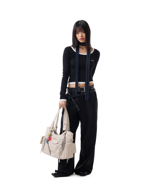 IUGAMAKARAS(イウガマカラス)の「40mm Double Point Belt (Black)(ベルト・レディース・その他・FREE)」の5枚目の写真