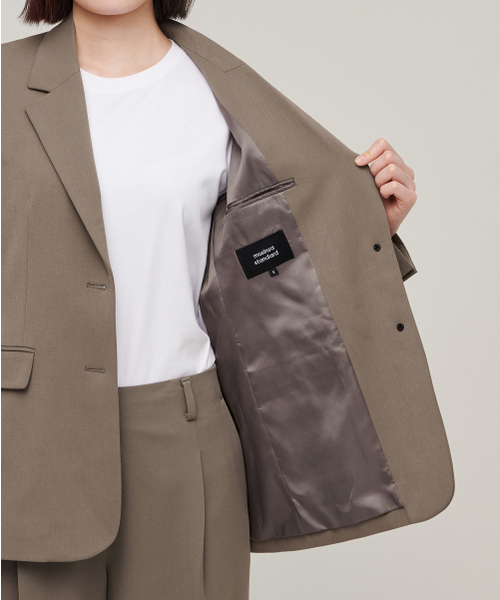 MUSINSA STANDARD WOMAN(ムシンサスタンダードウーマン)の「レディースベーシックブレザー【ダスティベージュ】(テーラードジャケット・レディース・その他・SMALL/MEDIUM/LARGE/X-LARGE/X-SMALL)」の10枚目の写真