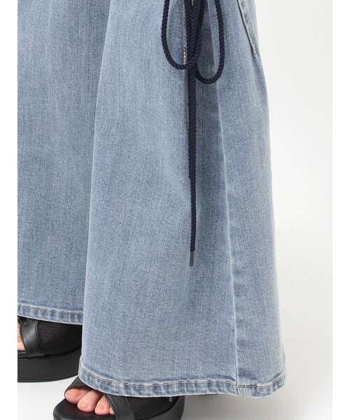 EATME（イートミー）の「サイドレースアップカットアウトデニムパンツ（デニムパンツ・レディース・その他1/ライトブルー・SMALL/MEDIUM）」の12枚目の写真