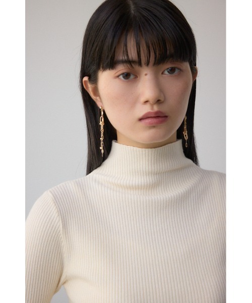 AZUL by moussy(アズールバイマウジー)の「Uチェーンスウィングピアス(ピアス(両耳用)・レディース・シルバー/ゴールド系その他・FREE)」の10枚目の写真