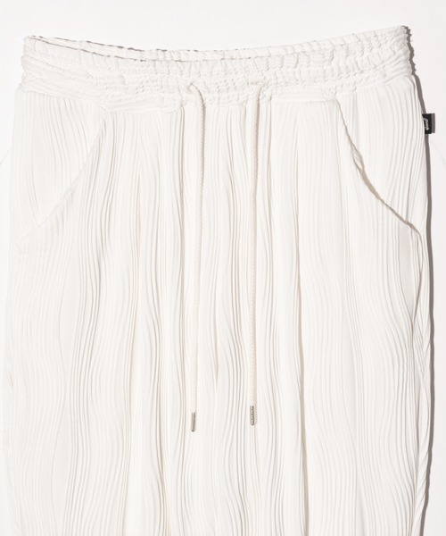 glamb（グラム）の「Willow Crepe Pants / ウィロークレープパンツ（その他パンツ・メンズ・ブラック/ホワイト・S/M/L）」の21枚目の写真