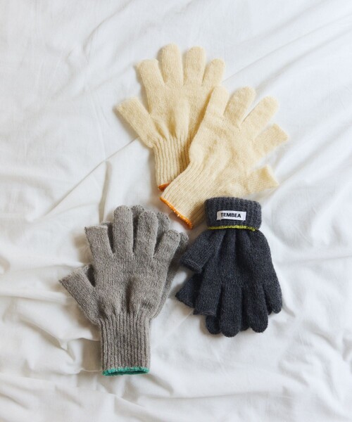 TEMBEA（テンベア）の「TEMBEA × FREAK'S STORE/テンベア × フリークスストア 別注GUNTE 2FINGERLESS MOHAIR 別注モヘア ツーフィンガーレス 手袋（手袋・メンズ・ライトグレー/ナチュラル/チャコールグレー・ONE SIZE）」の4枚目の写真