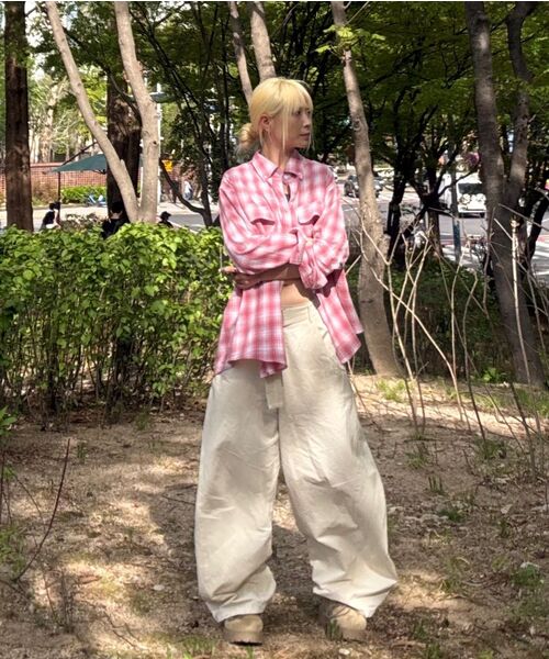GLW(ジーエルダブリュ)の「オーバーサイズ2ポケットチェックシャツピンク(シャツ/ブラウス・レディース・その他・SMALL/MEDIUM/LARGE/X-LARGE)」の12枚目の写真