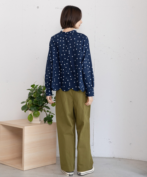 POU DOU DOU（プードゥドゥ）の「2way裾スカラップ長袖ブラウス（シャツ/ブラウス・レディース・オフホワイト/ネイビー/スミクロ/モカ・M）」の12枚目の写真