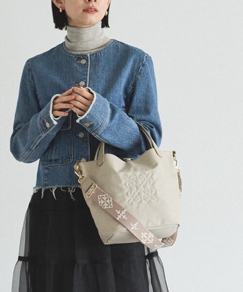 russet(ラシット)の「コーデュラナイロン2WAYミニトートバッグ(トートバッグ・レディース・ブラック/グレー/グレイッシュベージュ・FREE)」の3枚目の写真