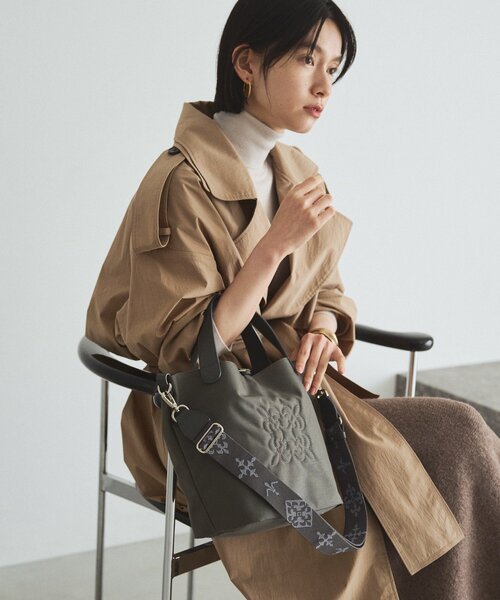 russet(ラシット)の「コーデュラナイロン2WAYミニトートバッグ(トートバッグ・レディース・ブラック/グレー/グレイッシュベージュ・FREE)」の12枚目の写真