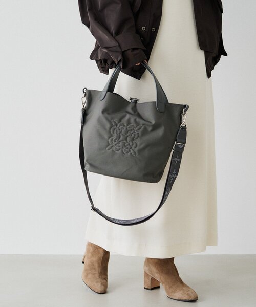 russet(ラシット)の「コーデュラナイロン2WAYミニトートバッグ(トートバッグ・レディース・ブラック/グレー/グレイッシュベージュ・FREE)」の4枚目の写真