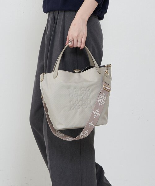 russet（ラシット）の「コーデュラナイロン2WAYタウントートバッグ（トートバッグ・レディース・ブラック/グレイッシュベージュ/グレー/ダークブラウン・FREE）」の21枚目の写真