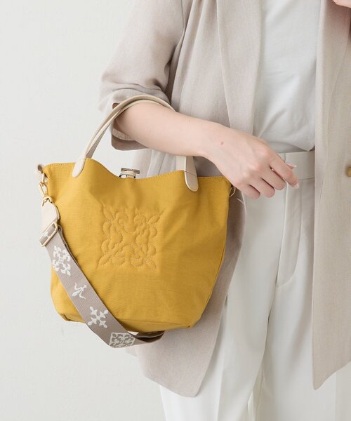 russet(ラシット)の「2WAYタウントートバッグ <ナイロン>(トートバッグ・レディース・ブラック/グレイッシュベージュ/グレー/ダークブラウン/ブルー/マスタード・FREE)」の21枚目の写真