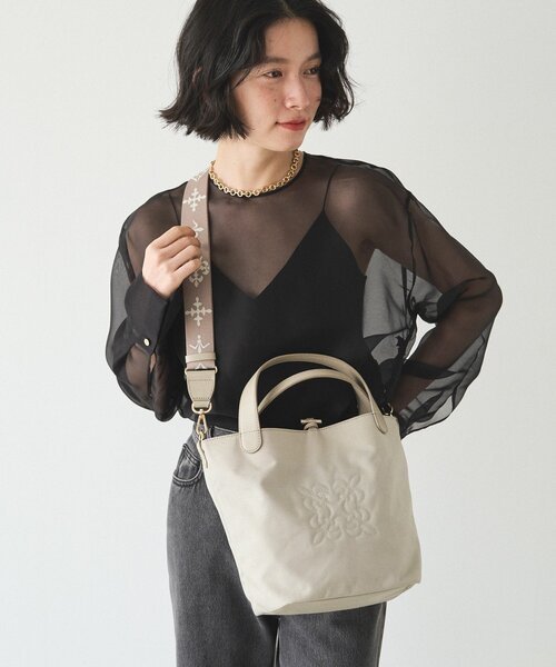 russet（ラシット）の「コーデュラナイロン2WAYタウントートバッグ（トートバッグ・レディース・ブラック/グレイッシュベージュ/グレー/ダークブラウン・FREE）」の4枚目の写真