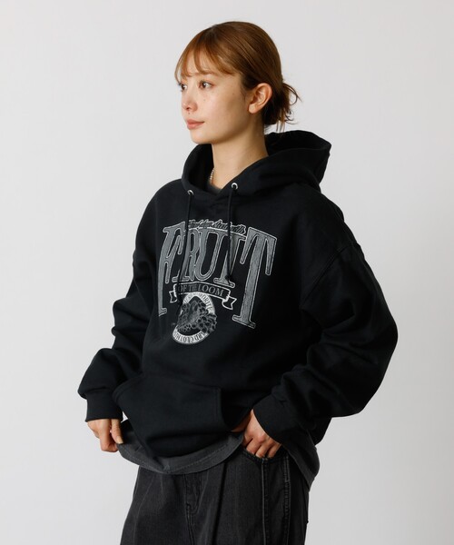 FRUIT OF THE LOOM(フルーツオブザルーム)の「【FRUIT OF THE LOOM/フルーツ・オブ・ザ・ルーム】PRINT HOOD8/プリントフーディー/ユニセックス【WEB限定】(パーカー・メンズ・ブラック/ホワイト/ワイン・XL/M/L)」の4枚目の写真