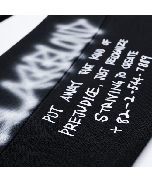 BLACK BLOND(ブラック ブロンド)の「ビビディ 1982 ノーシンパシー 長袖Tシャツ (ブラック)(Tシャツ/カットソー・レディース・その他・MEDIUM/LARGE/X-LARGE)」の3枚目の写真